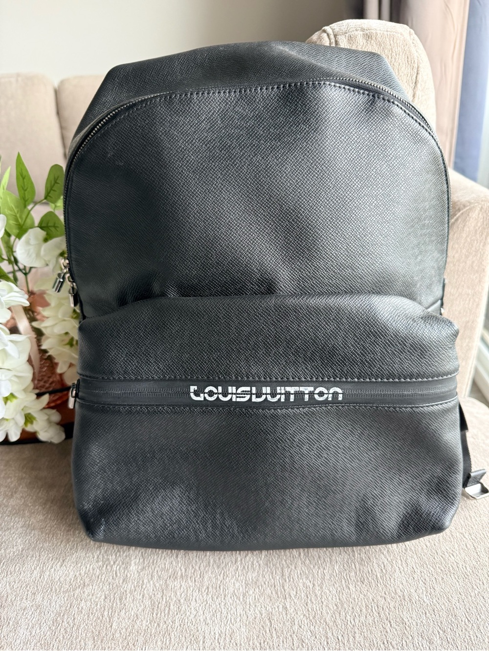 Louis Vuitton Men's Black Taiga Leather Apollo Limited Edition Backpack
